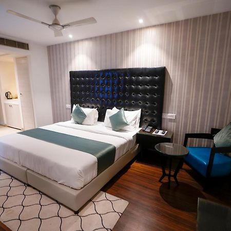 Hotel Deccan Serai, Hitec City, Haidarábád Kültér fotó