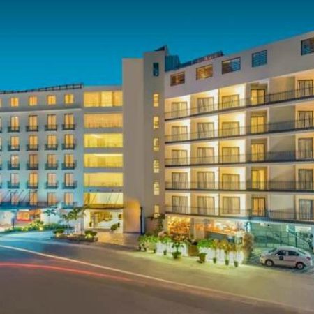 Hotel Deccan Serai, Hitec City, Haidarábád Kültér fotó
