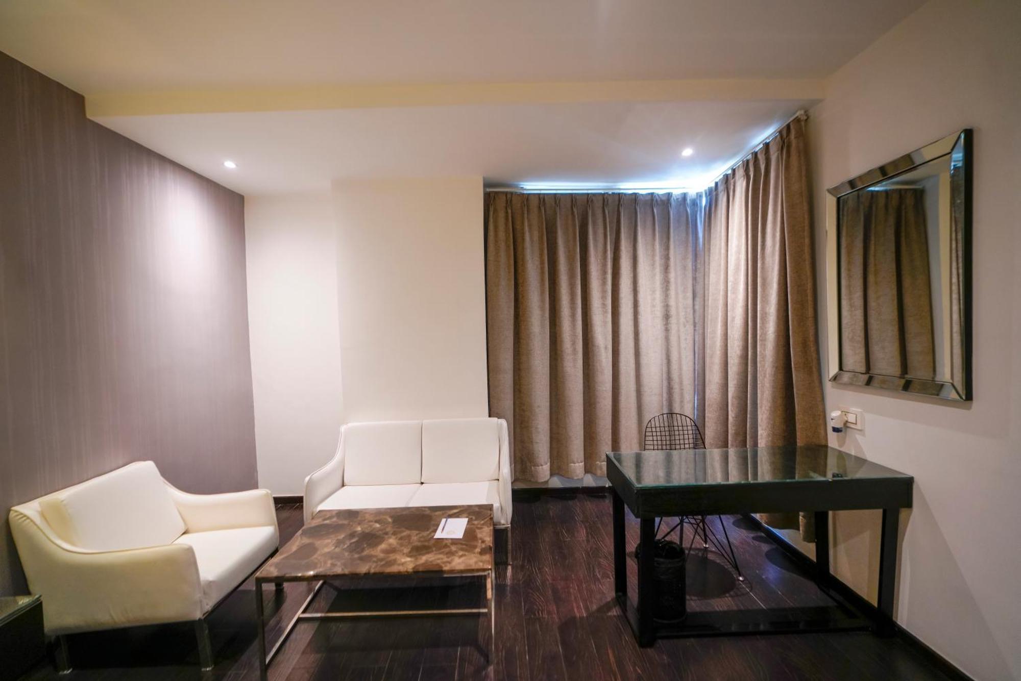 Hotel Deccan Serai, Hitec City, Haidarábád Kültér fotó