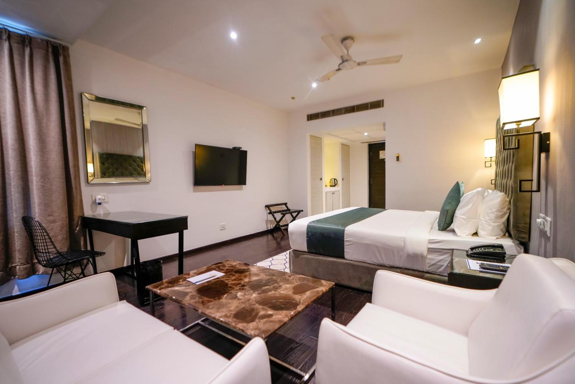 Hotel Deccan Serai, Hitec City, Haidarábád Kültér fotó
