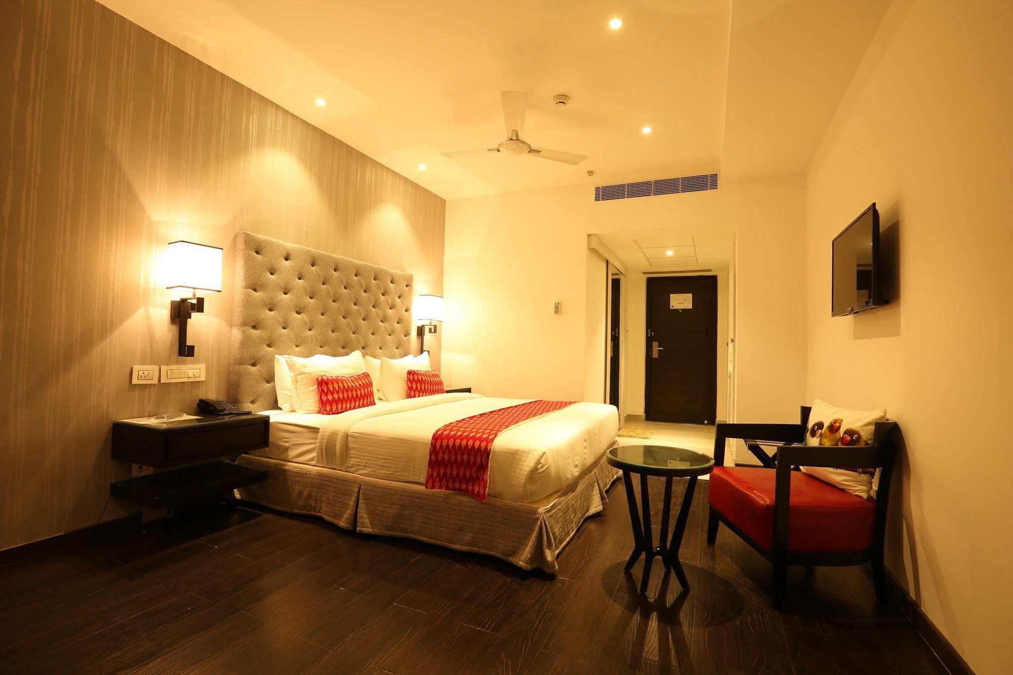 Hotel Deccan Serai, Hitec City, Haidarábád Kültér fotó