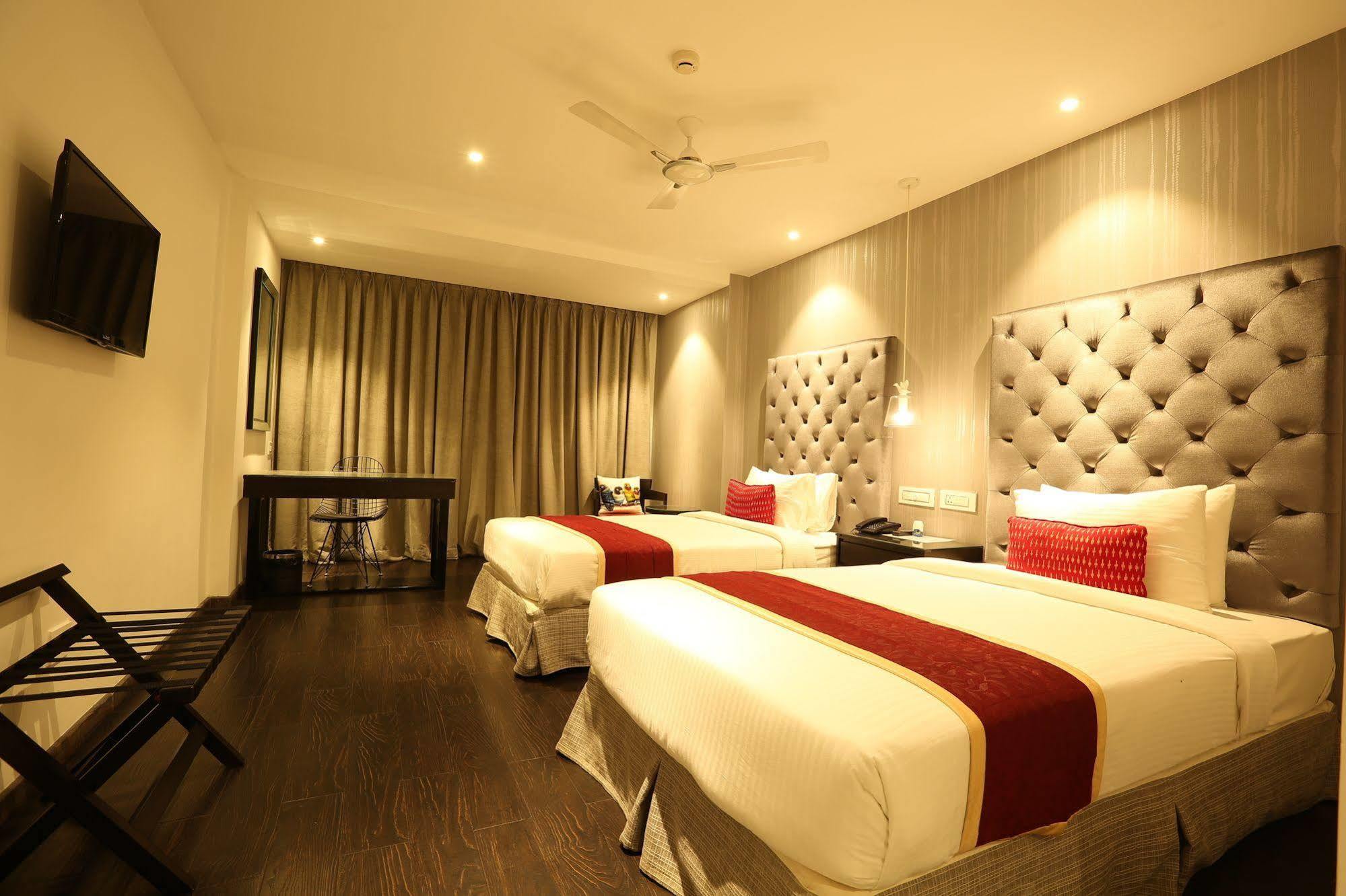 Hotel Deccan Serai, Hitec City, Haidarábád Kültér fotó