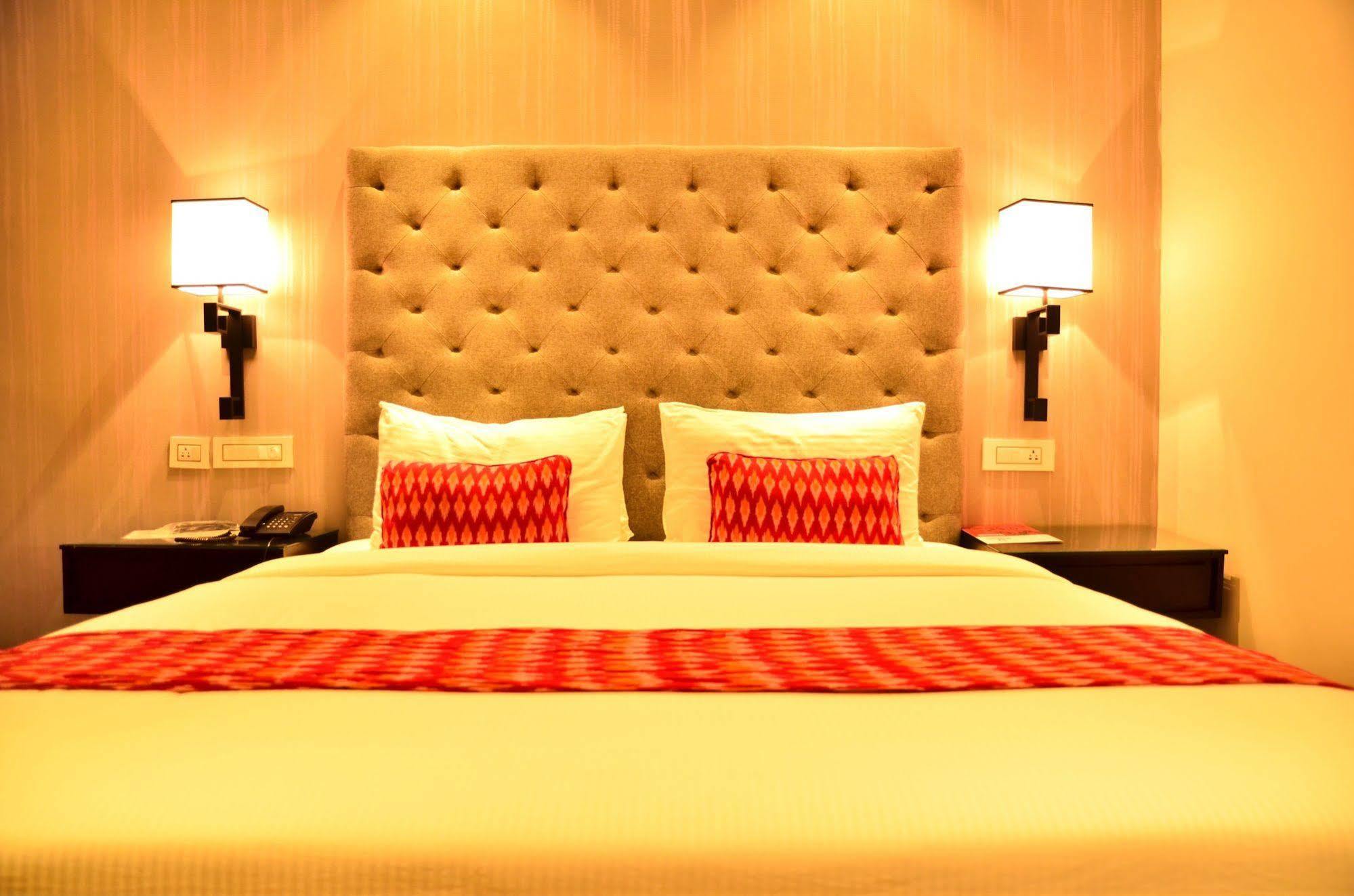 Hotel Deccan Serai, Hitec City, Haidarábád Kültér fotó