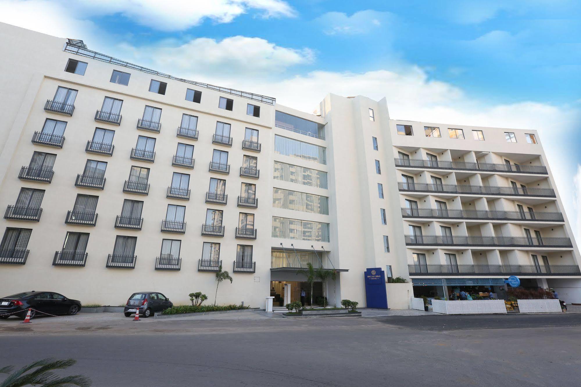 Hotel Deccan Serai, Hitec City, Haidarábád Kültér fotó
